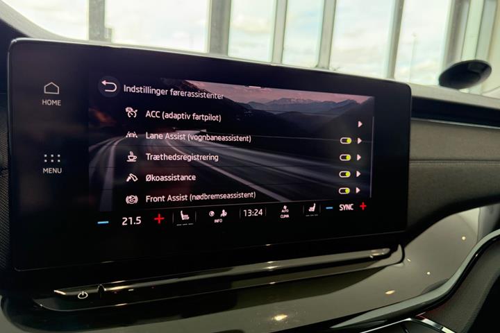 Hvid Skoda Octavia fra 2023