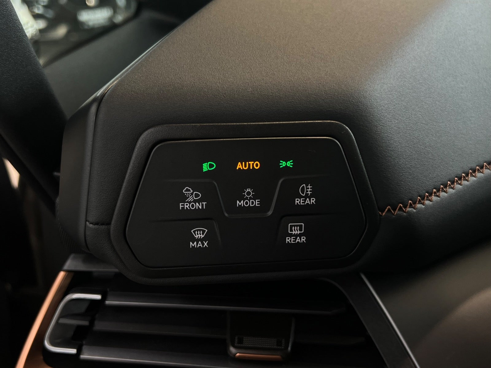 Grå Cupra Born fra 2024