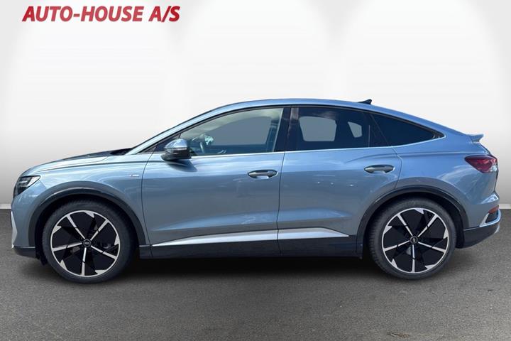 Blå Audi Q4 e-tron fra 2022