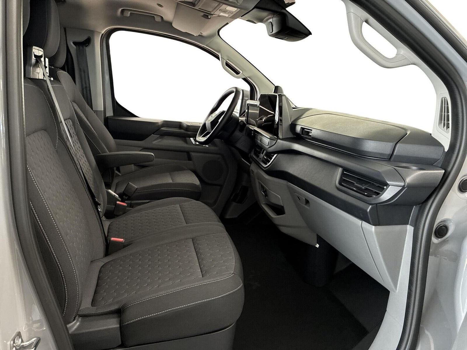 Grå Ford E-Transit Custom 340 L2 fra 2027