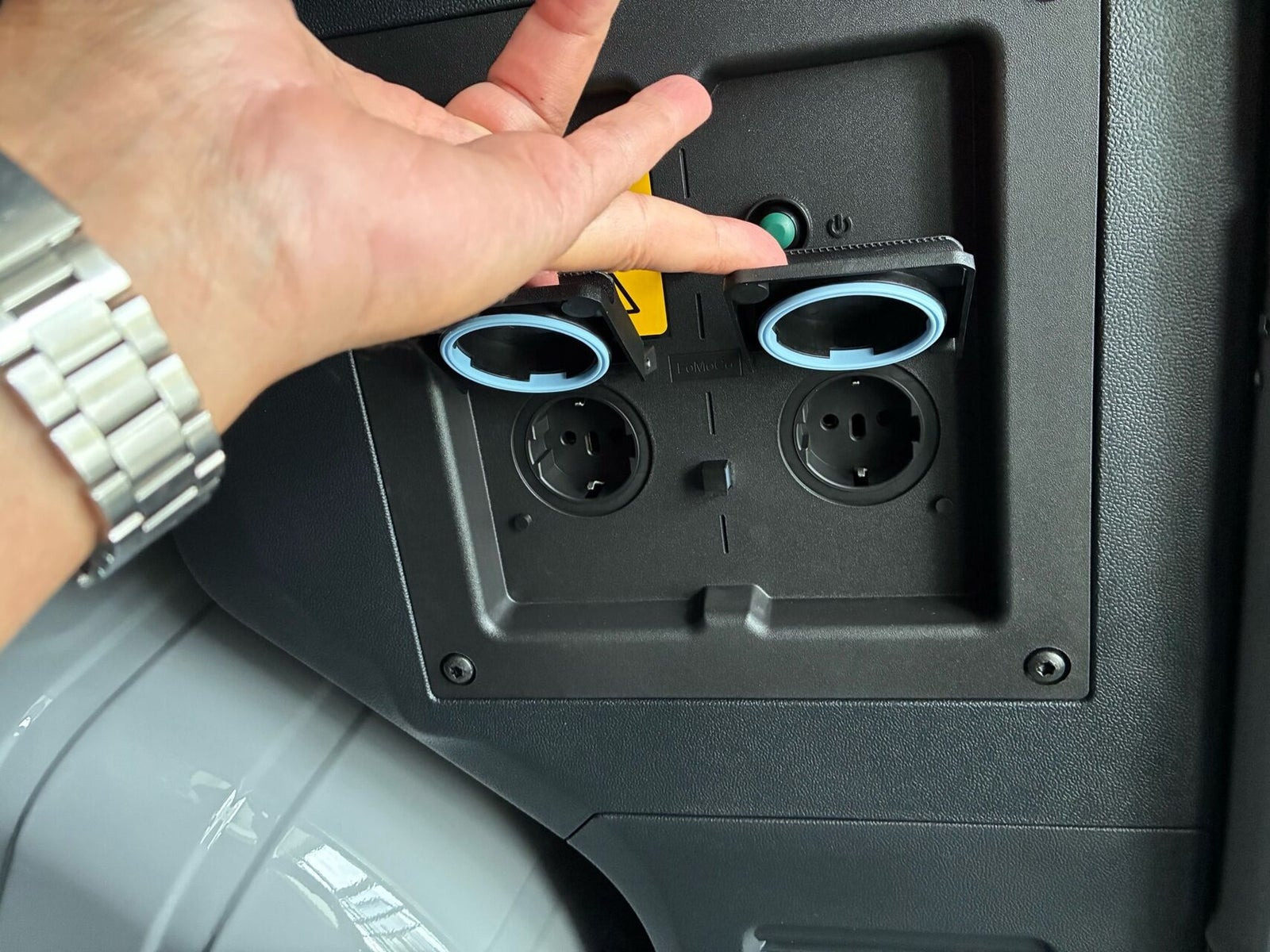 Grå Ford E-Transit Custom 340 L2 fra 2027