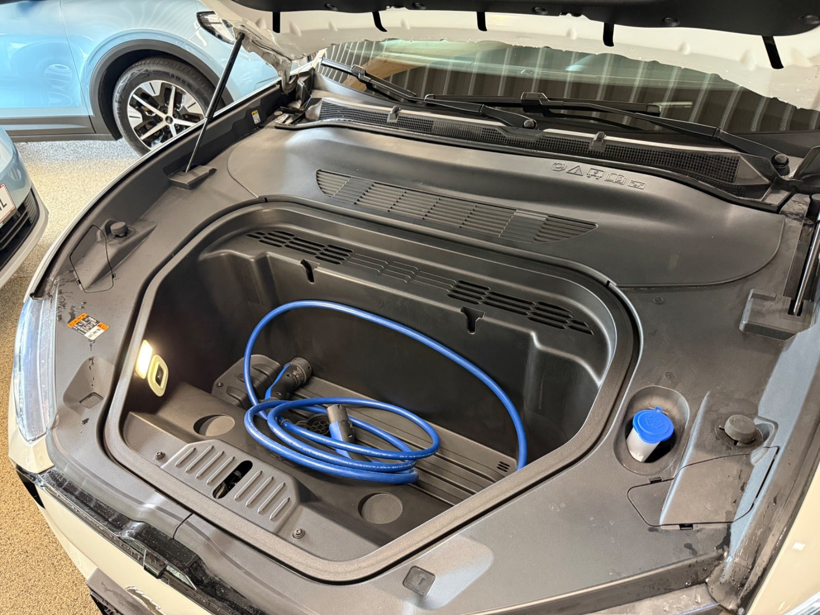 Hvid Ford Mustang Mach-E fra 2024