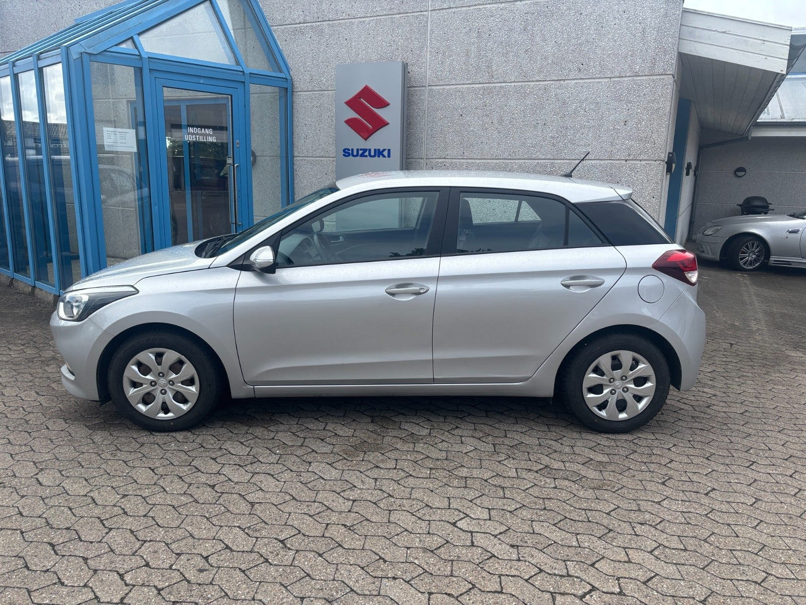 Sølv Hyundai i20 fra 2015