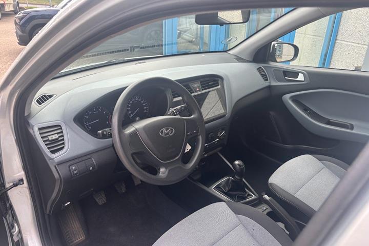 Sølv Hyundai i20 fra 2015