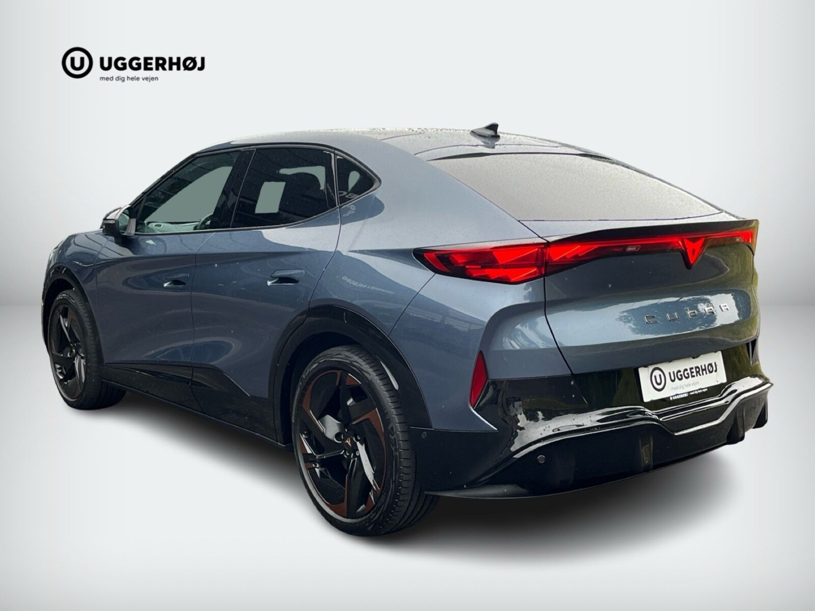 Blå Cupra Tavascan fra 2024