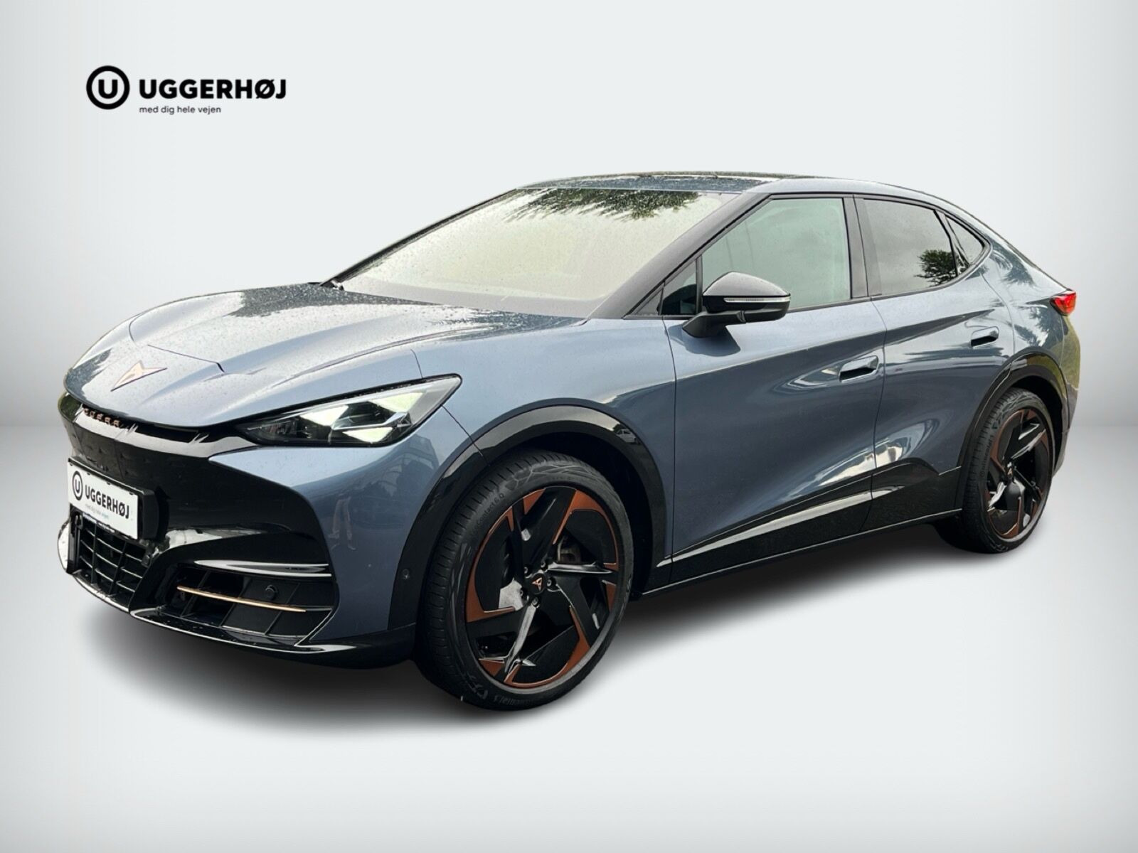 Blå Cupra Tavascan fra 2024