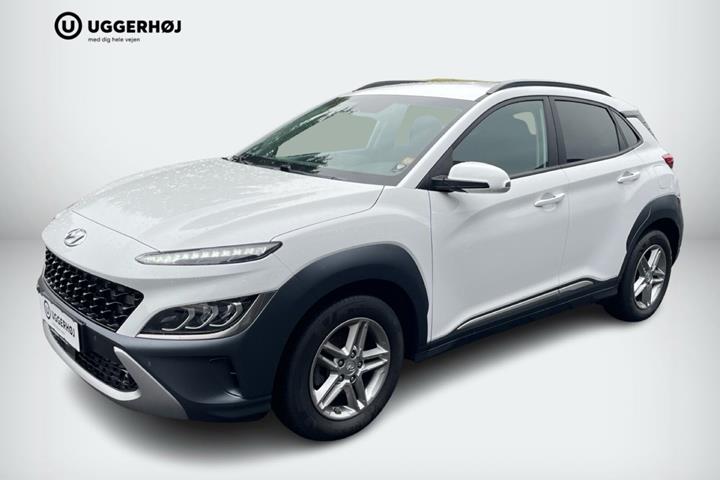 Hvid Hyundai Kona fra 2022 set udefra
