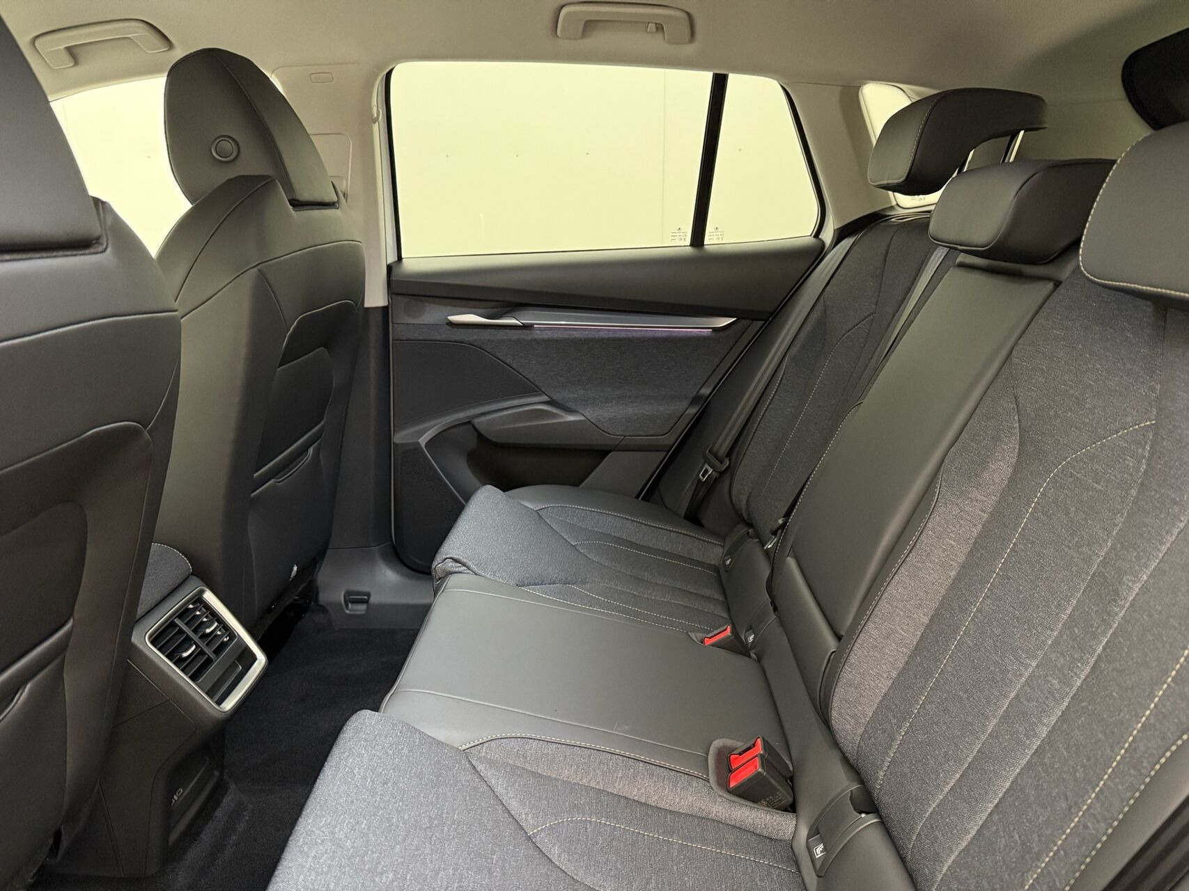 Hvid Skoda Elroq fra 2026
