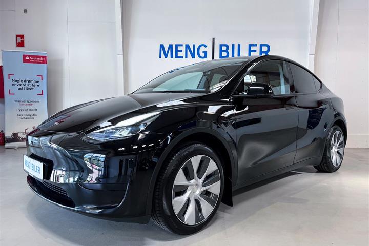 Sort Tesla Model Y fra 2023