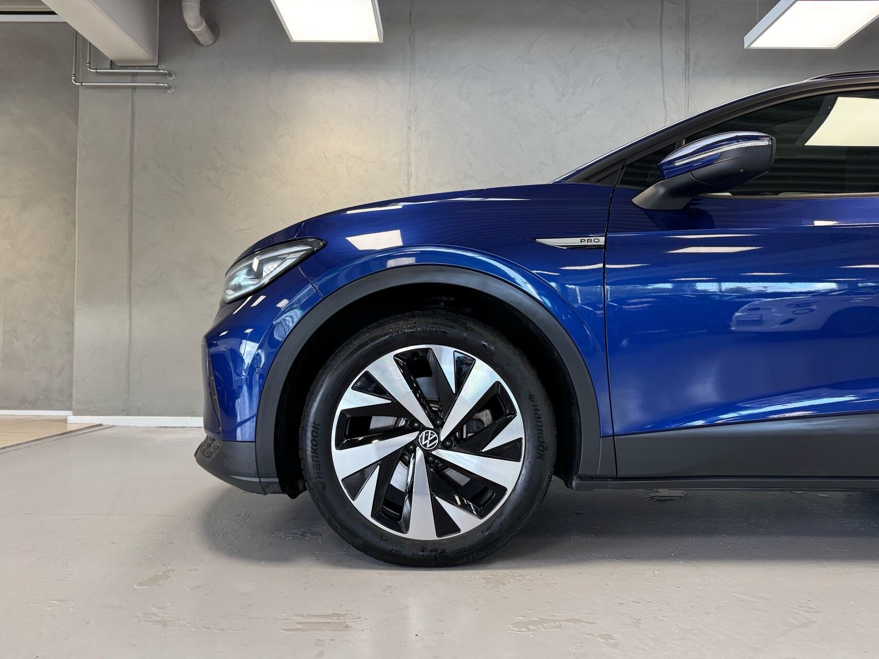 Blå VW ID.4 fra 2023