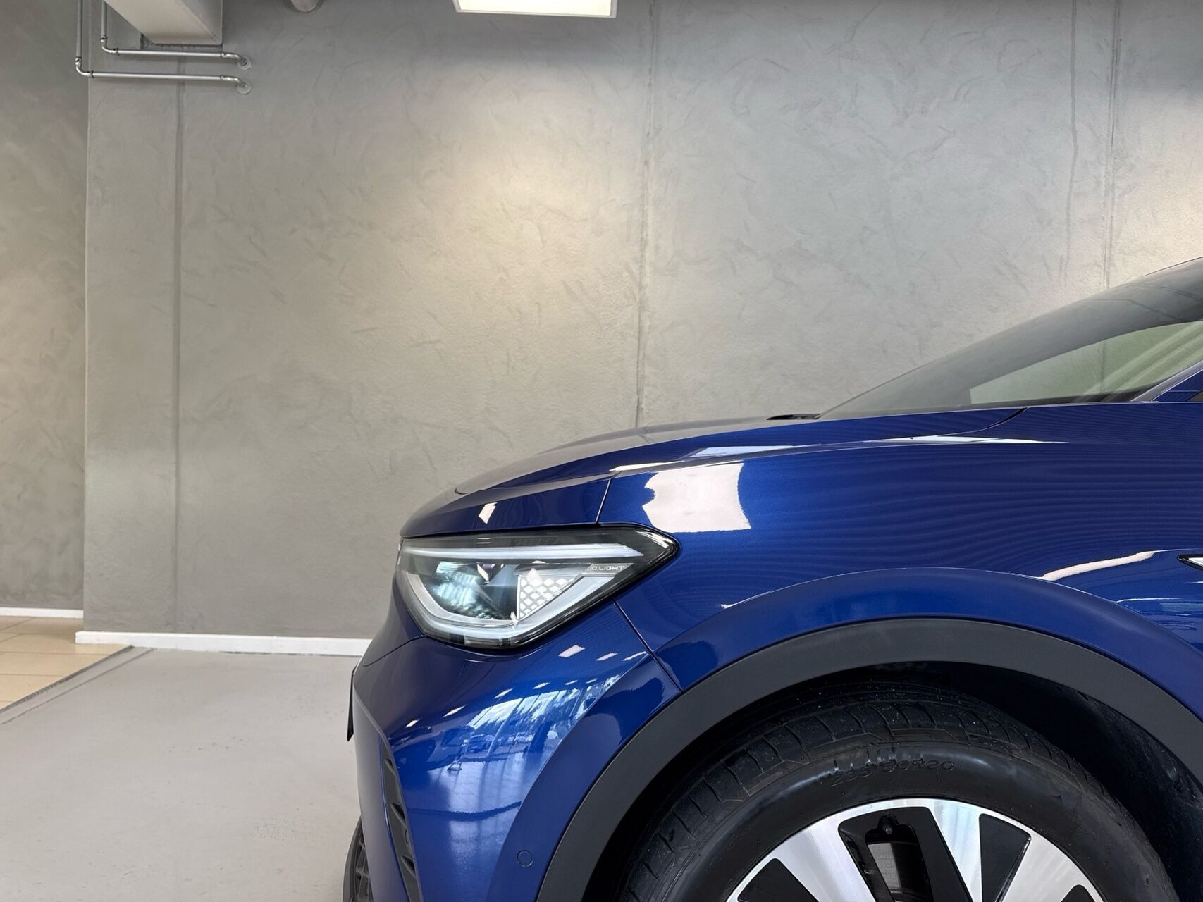 Blå VW ID.4 fra 2023