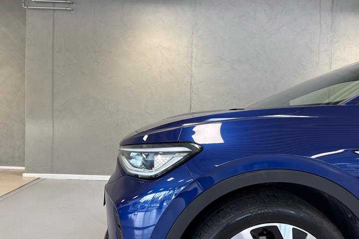 Blå VW ID.4 fra 2023