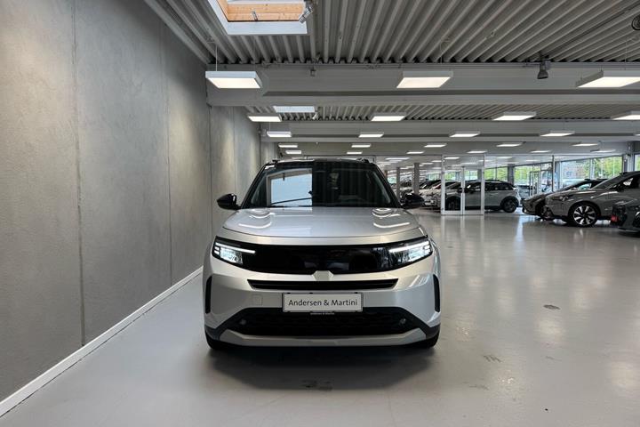 Sølv Opel Frontera fra 2025