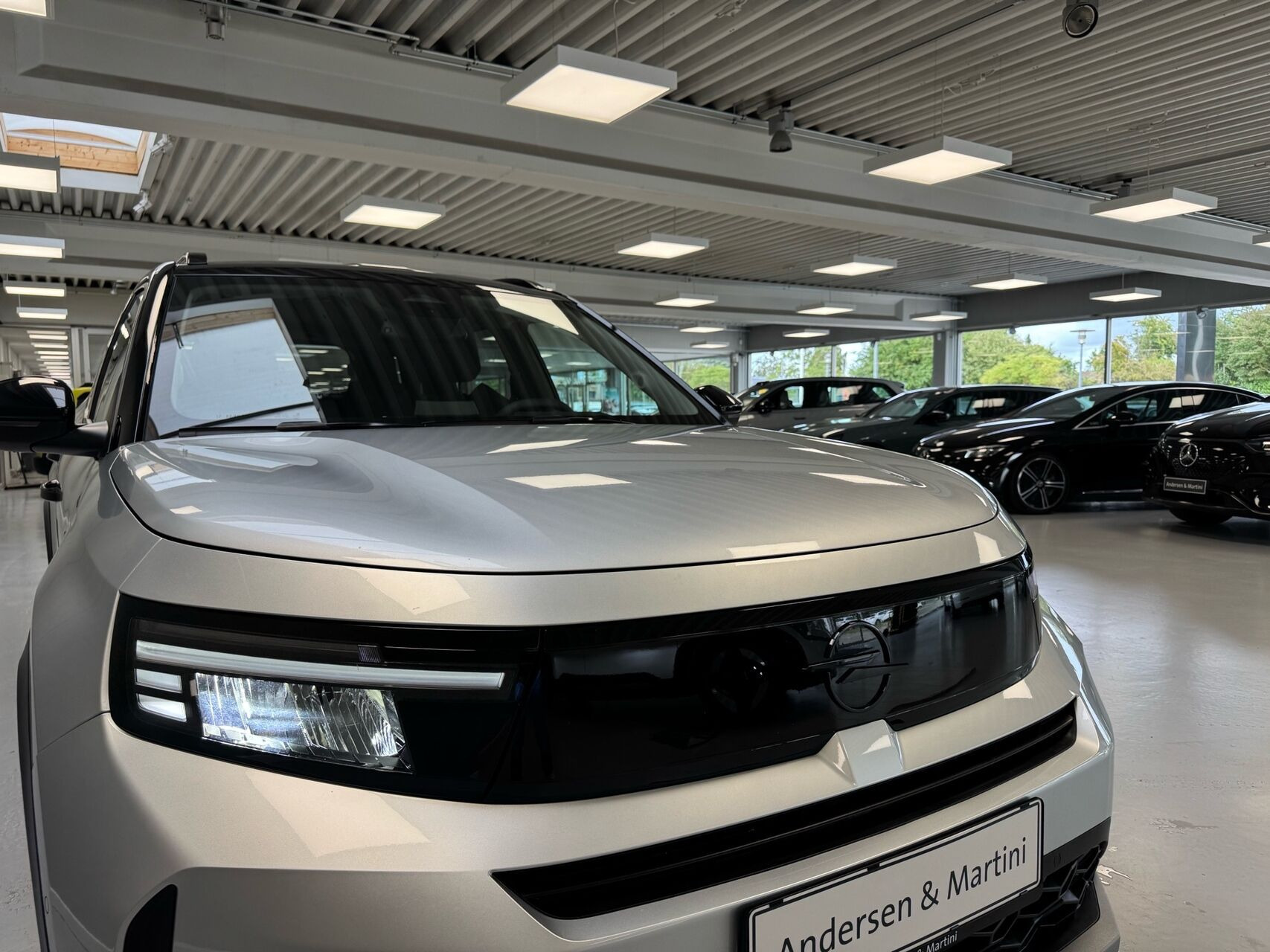 Sølv Opel Frontera fra 2025