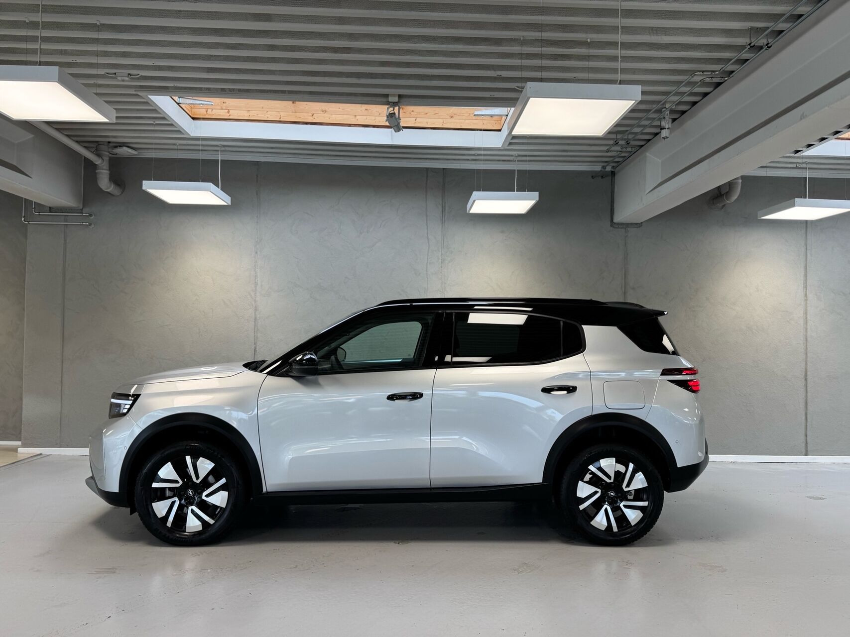 Sølv Opel Frontera fra 2025