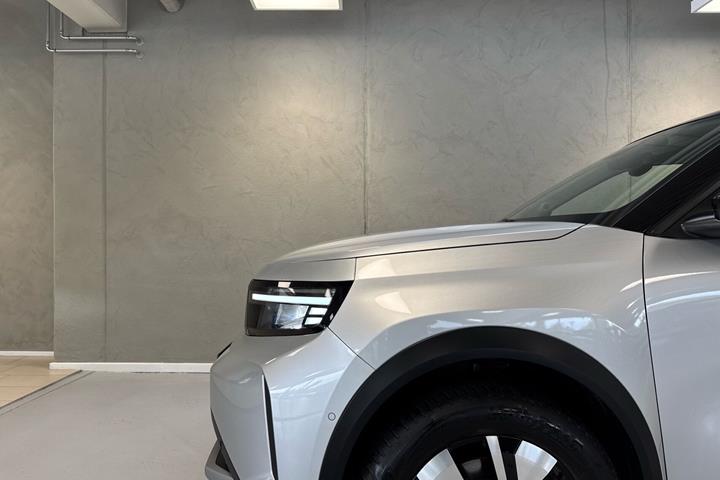 Sølv Opel Frontera fra 2025