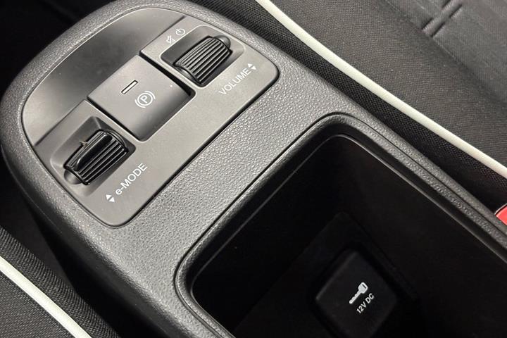 Hvid Fiat 500e fra 2024