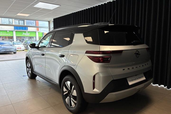 Sølv Opel Frontera fra 2025