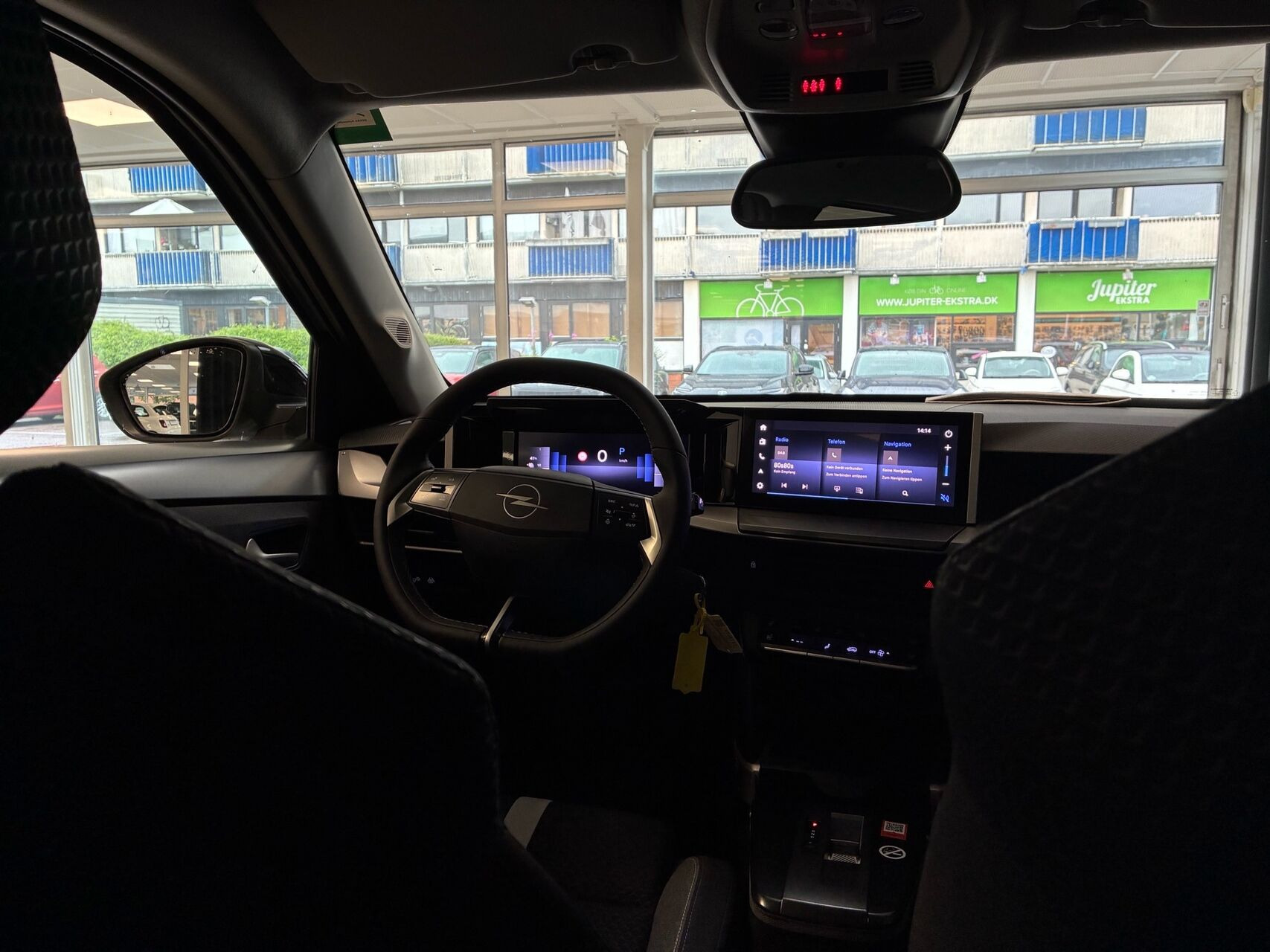 Sølv Opel Frontera fra 2025
