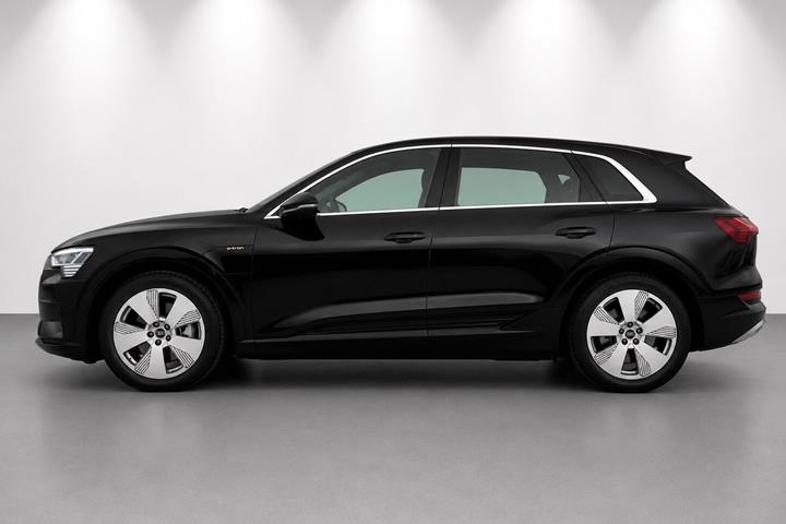 Sort Audi e-tron fra 2021