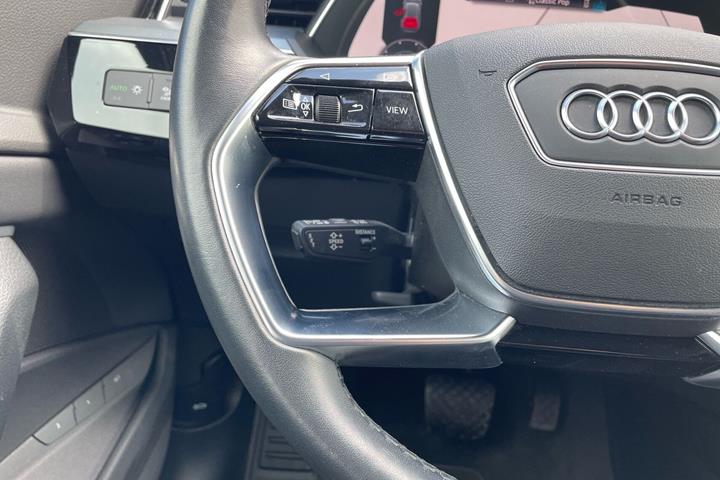 Sort Audi e-tron fra 2021