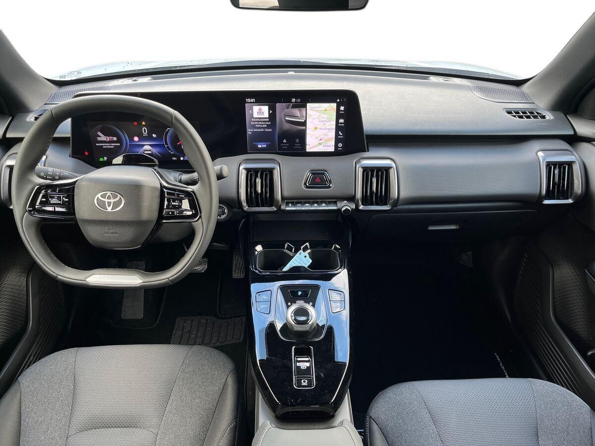 Grå Toyota Urban Cruiser fra 2026
