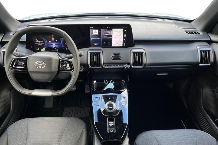 Grå Toyota Urban Cruiser fra 2026