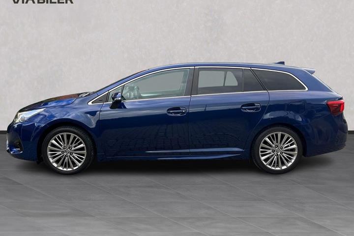 Blå Toyota Avensis fra 2016