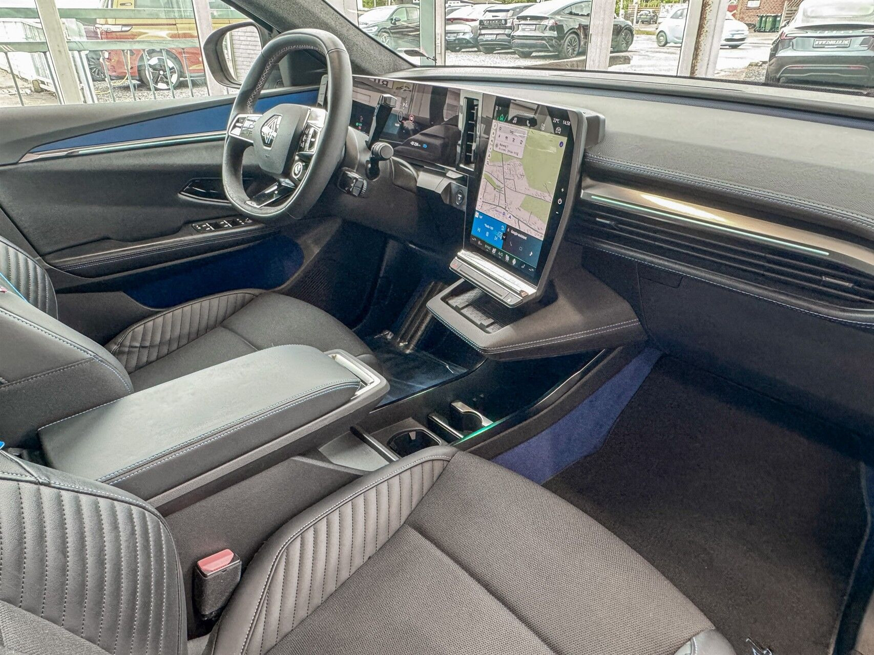 Grå Renault Scénic fra 2024
