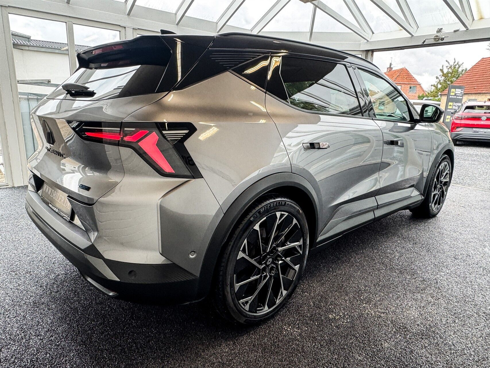 Grå Renault Scénic fra 2024