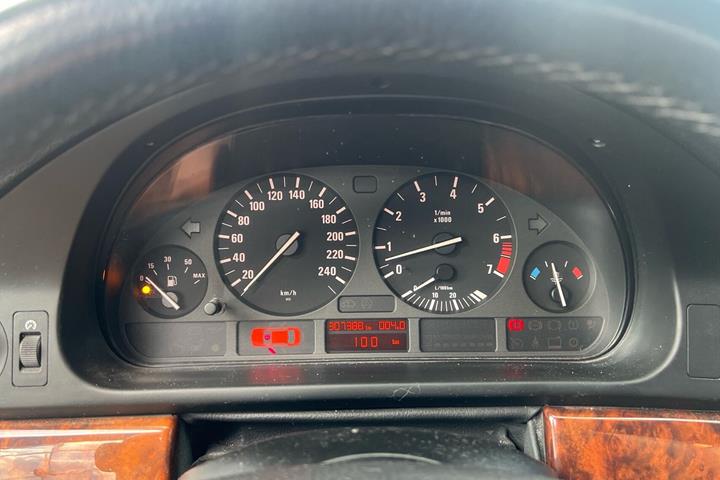 undefined BMW 520i fra 1999