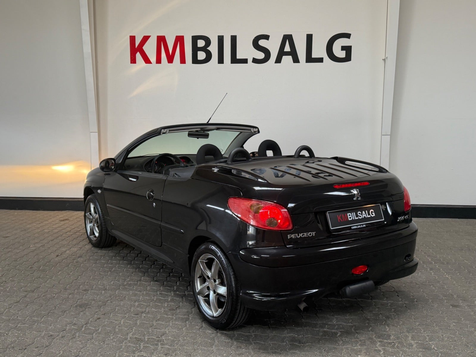 Sort Peugeot 206 fra 2003