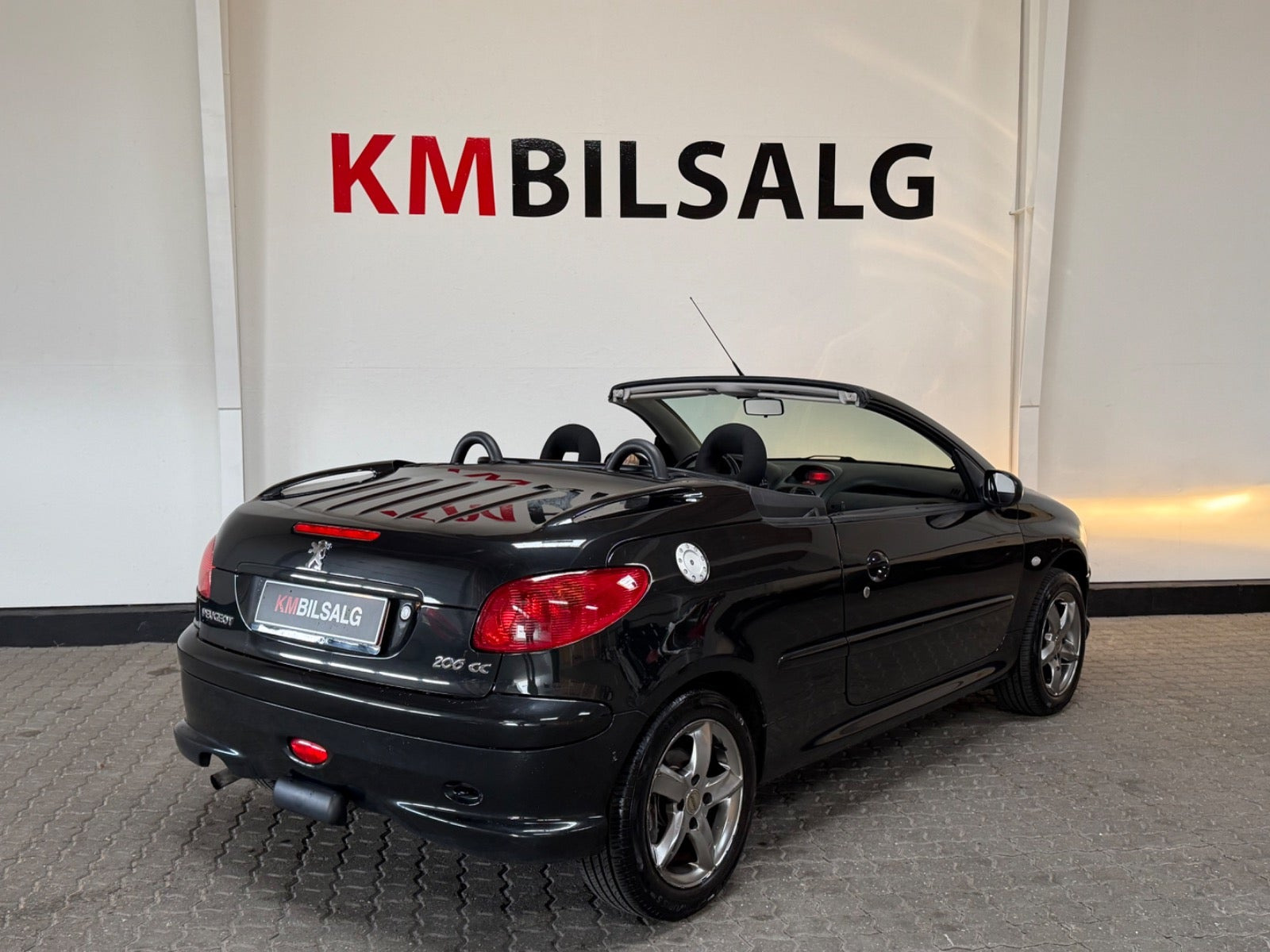 Sort Peugeot 206 fra 2003