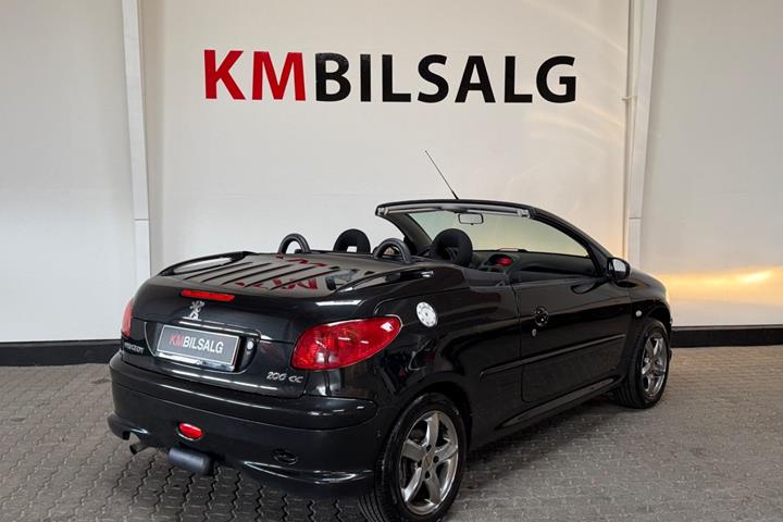 Sort Peugeot 206 fra 2003