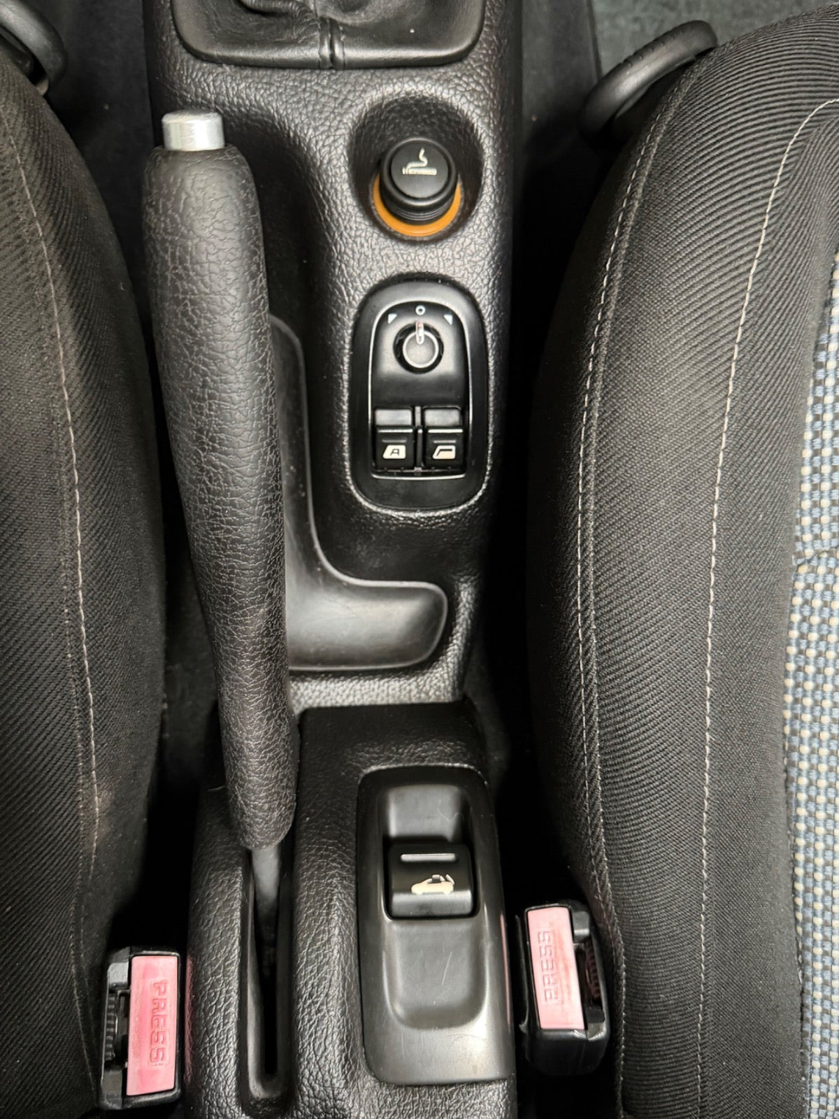 Sort Peugeot 206 fra 2003