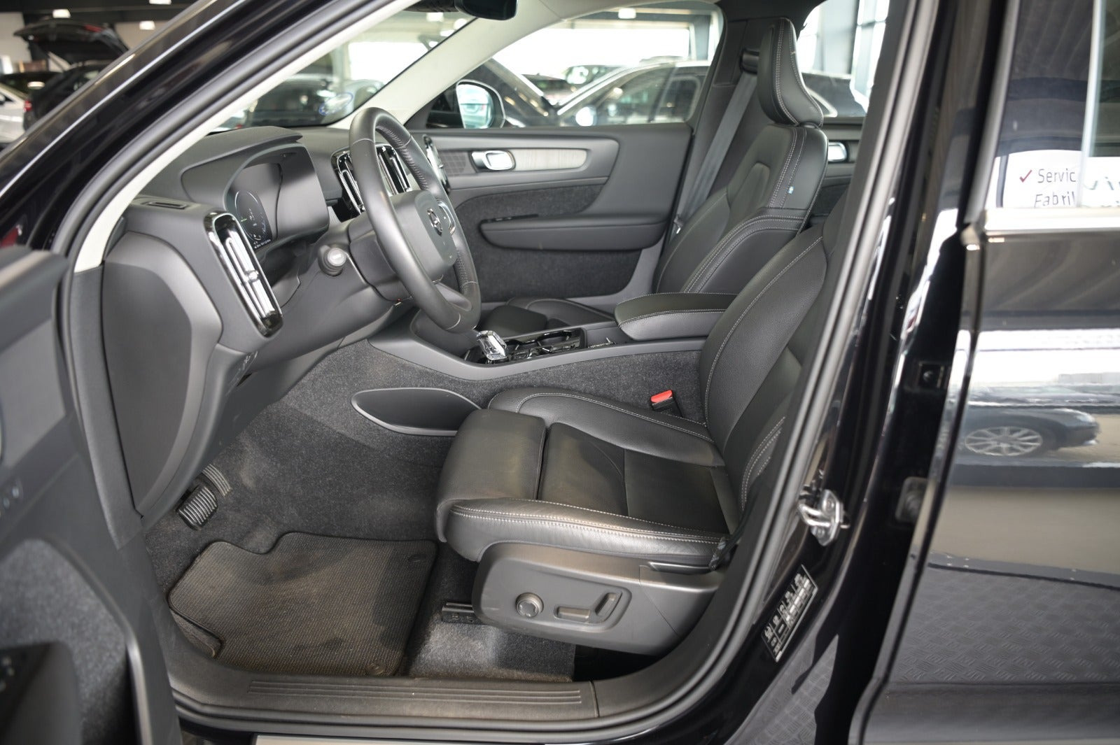 Sort Volvo XC40 fra 2021