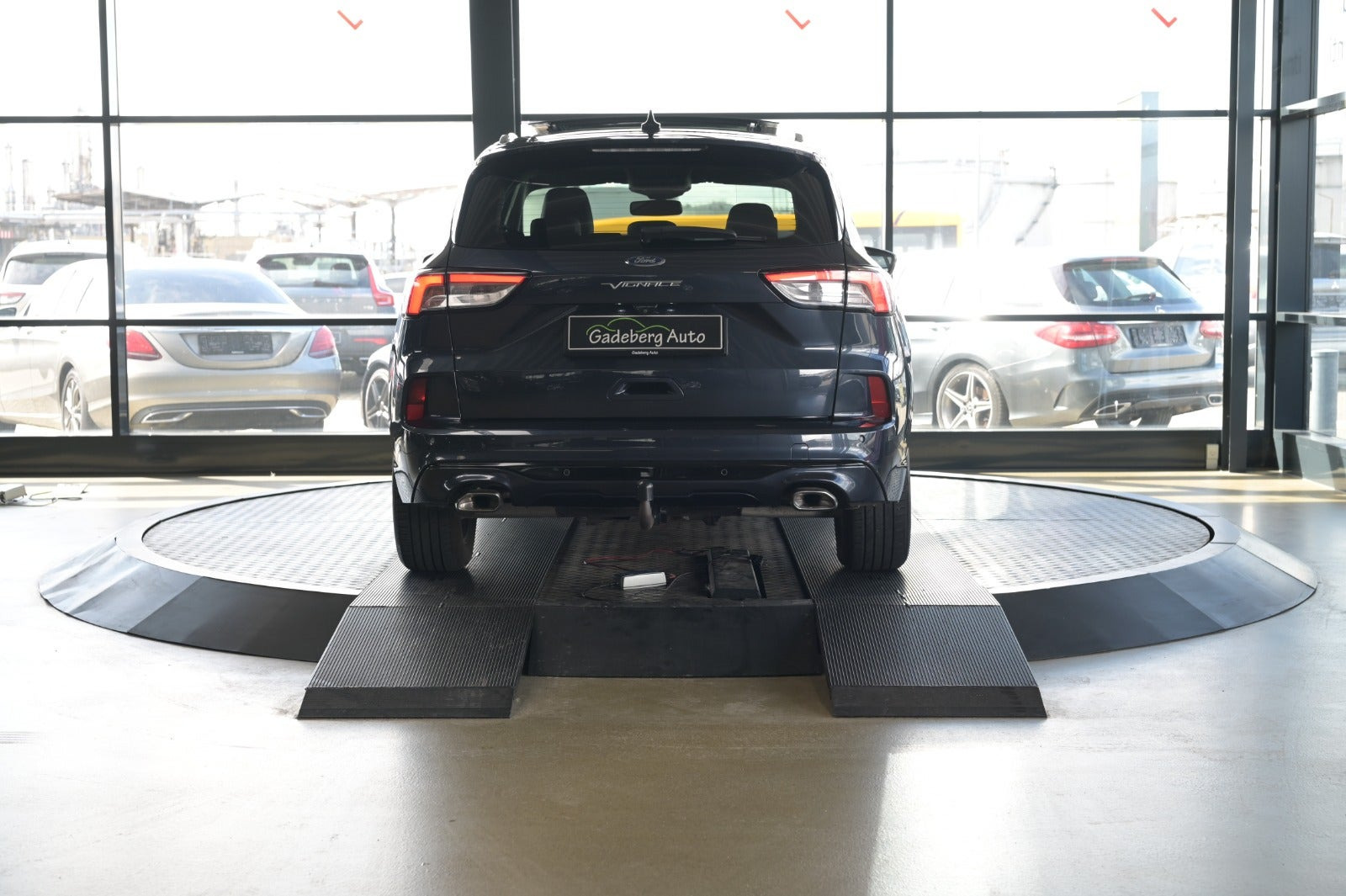Blå Ford Kuga fra 2020