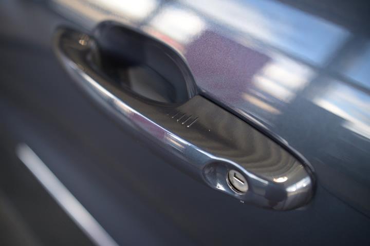 Blå Ford Kuga fra 2020