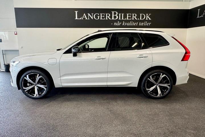 Hvid Volvo XC60 fra 2023