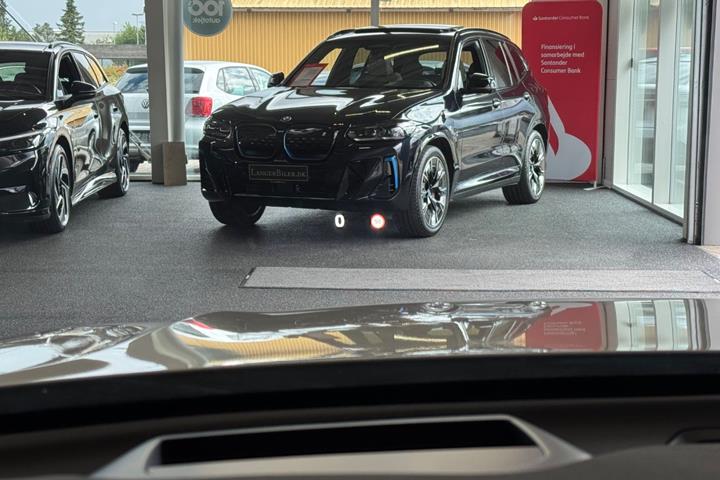 Hvid Volvo XC60 fra 2023