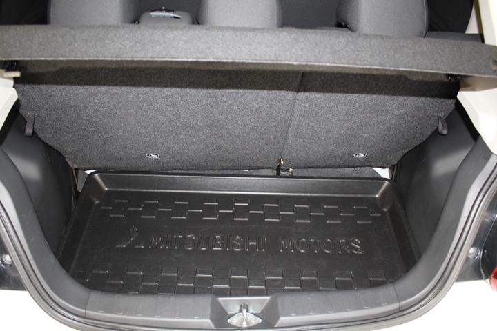 Hvid Mitsubishi Space Star fra 2015