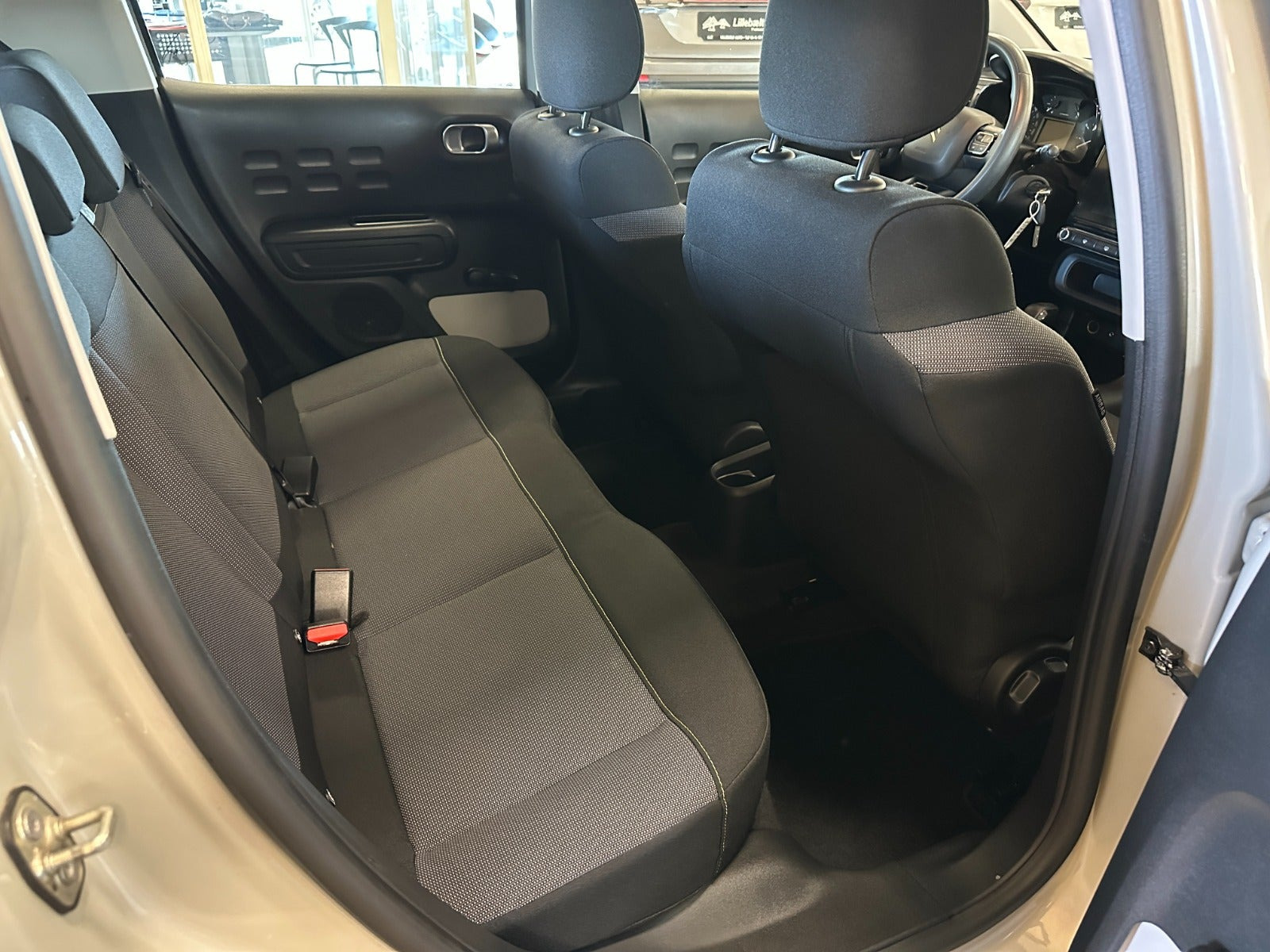 Grå Citroën C3 fra 2018