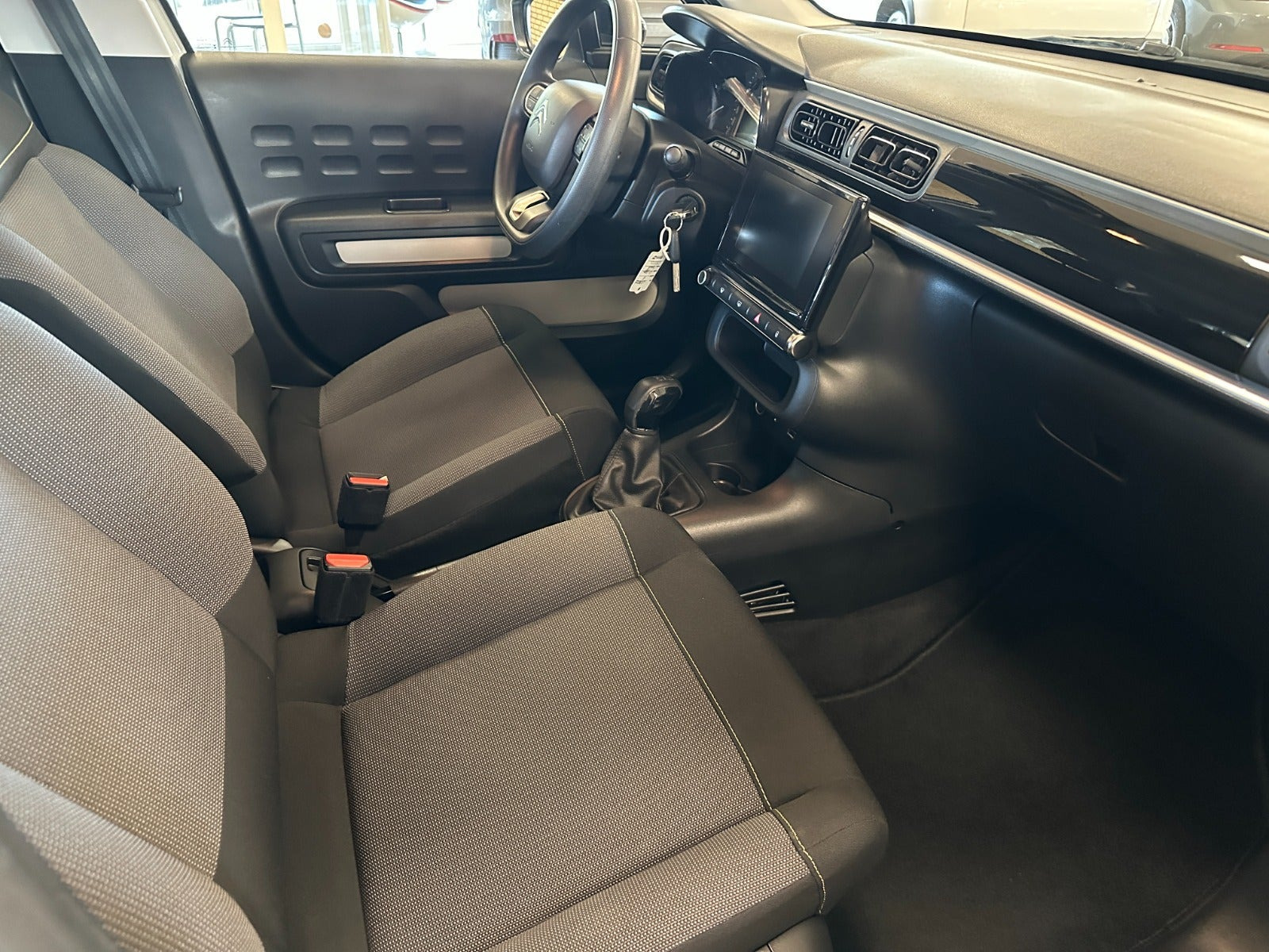 Grå Citroën C3 fra 2018