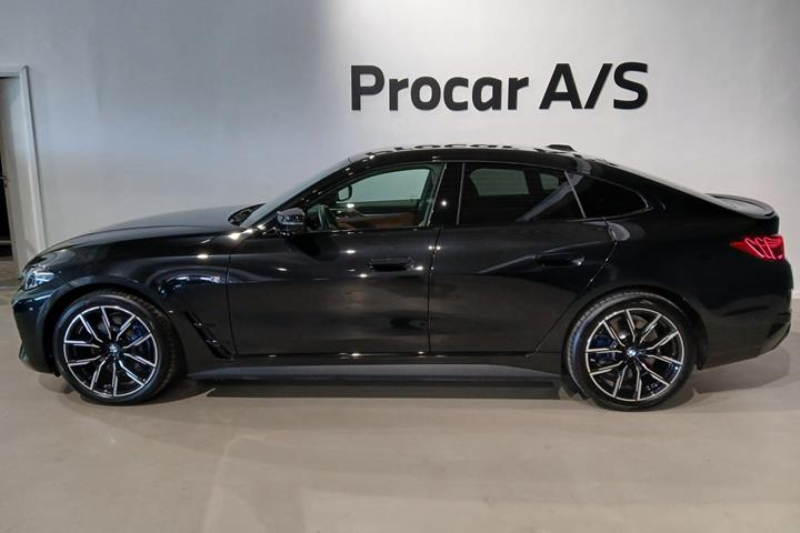 Sort BMW i4 fra 2025