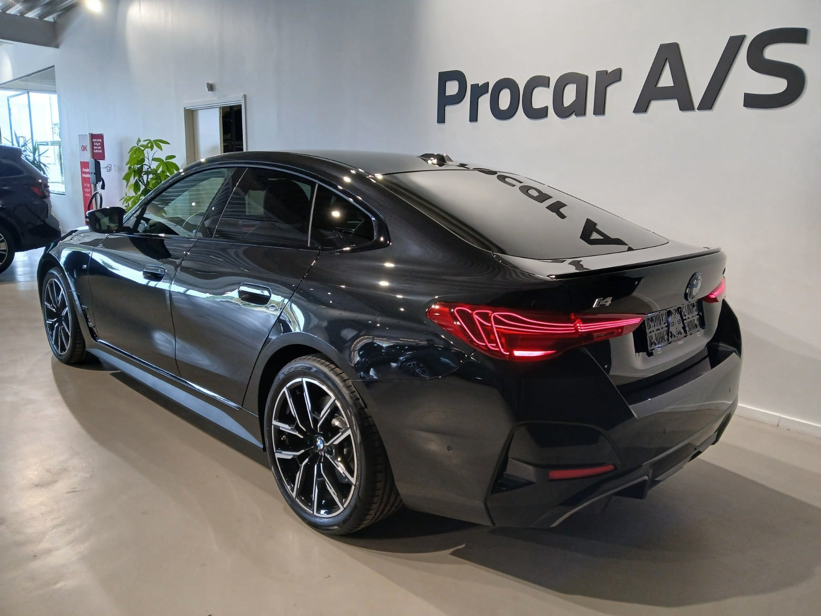 Sort BMW i4 fra 2025