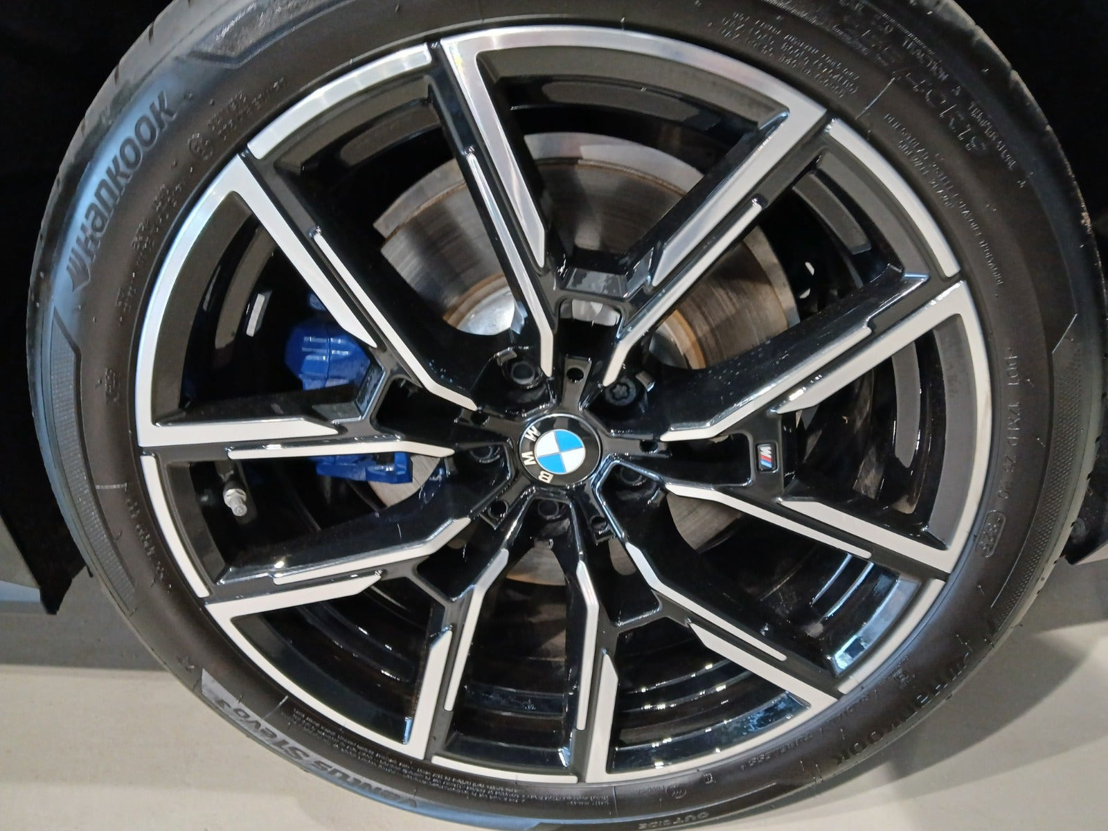 Sort BMW i4 fra 2025