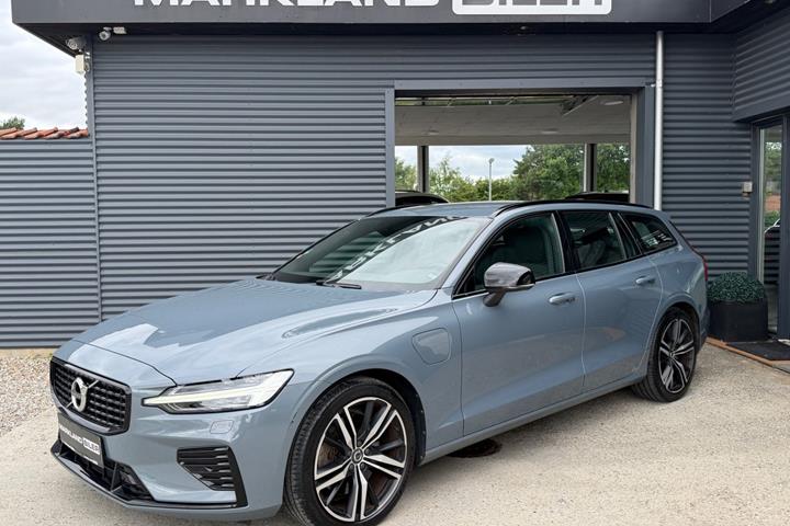 Grå Volvo V60 fra 2022