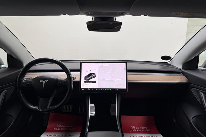 Grå Tesla Model 3 fra 2019