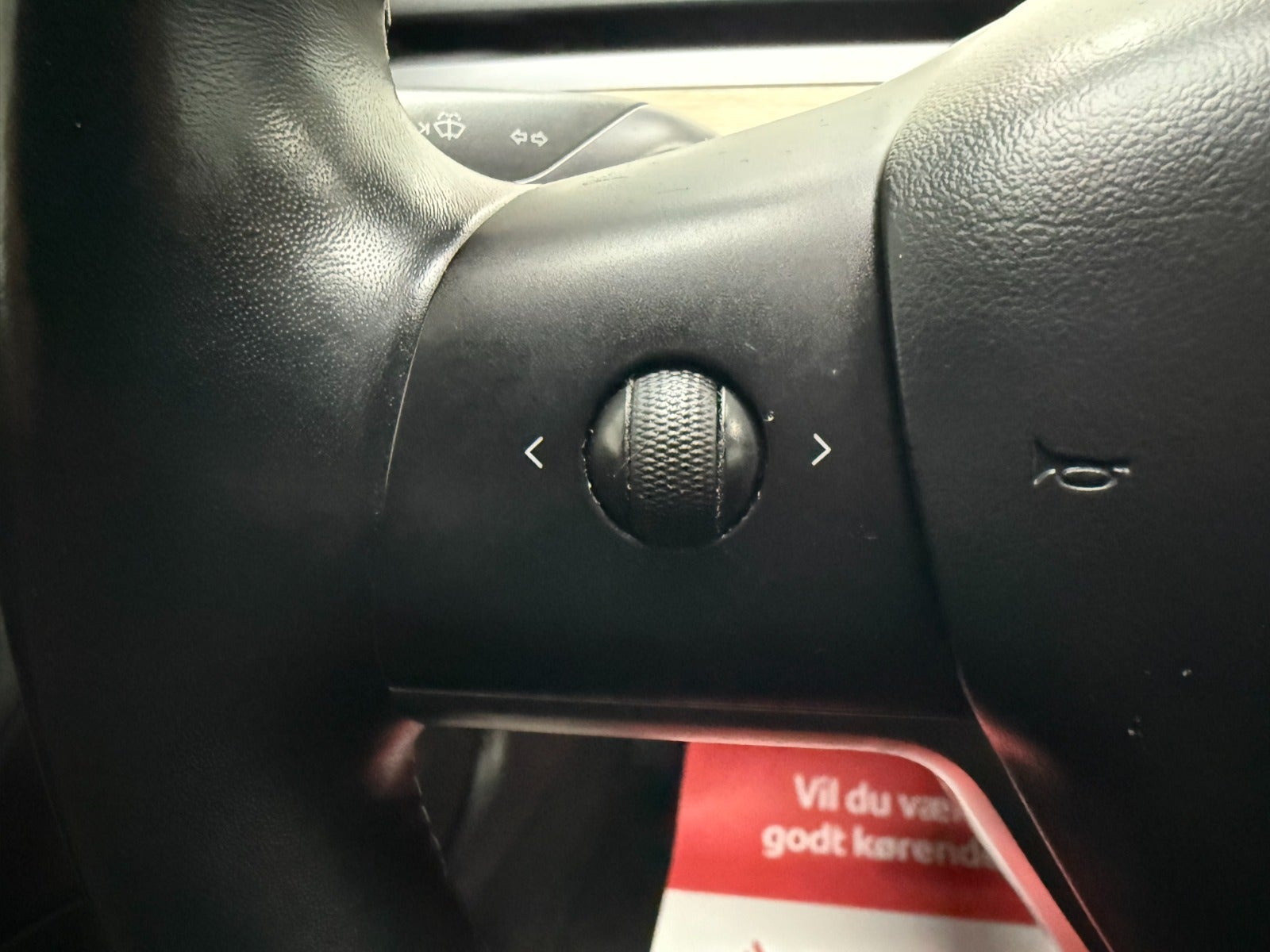 Grå Tesla Model 3 fra 2019