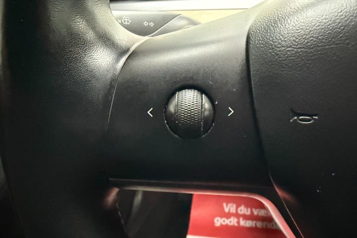Grå Tesla Model 3 fra 2019